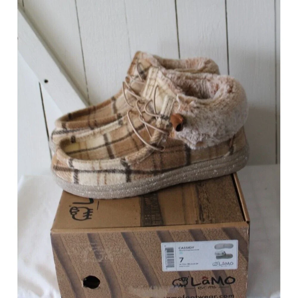 Lamo Cassidy Women's Shoes Chestnut Plaid - 7 Medium New w/ Box